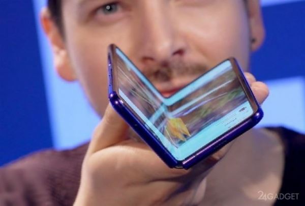 Названа причина поломки складных смартфонов Samsung Galaxy Fold (9 фото)